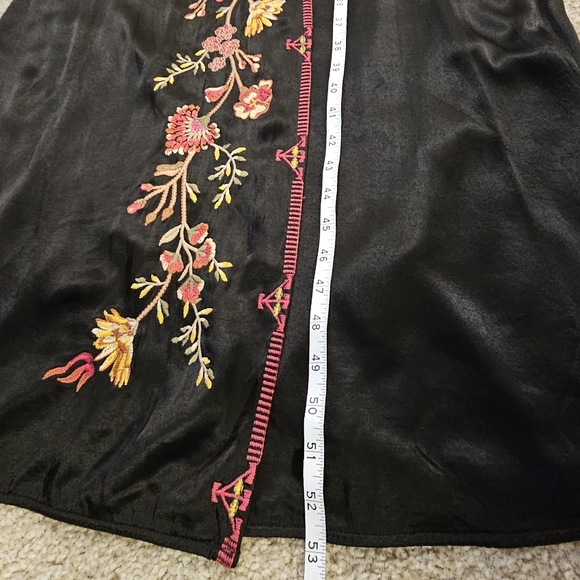 Lilith Embroidered Wrap Midi-Dress - Picture 15 of 16